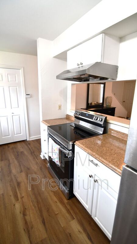 Photo - 1795 Boulevard De Province Blvd Unidad A