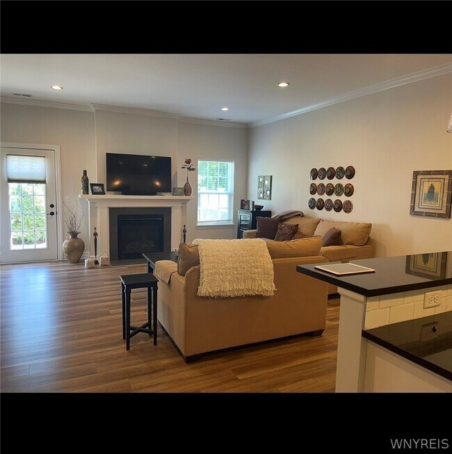 5281-5287 Chestnut Ridge Rd