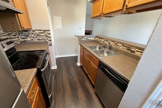 Building Photo - 3600 Jeanetta St Unit True