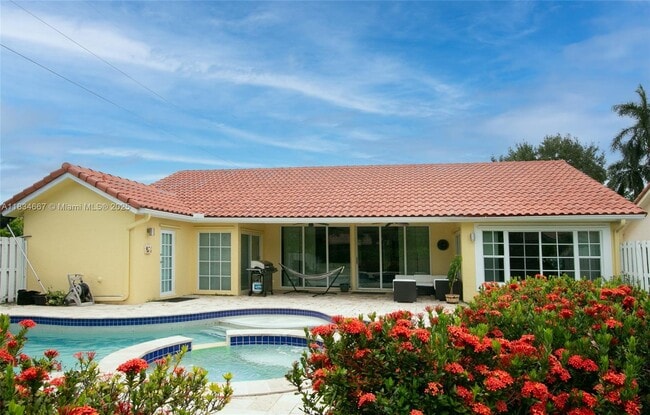 Photo - 1049 Laguna Springs Dr House