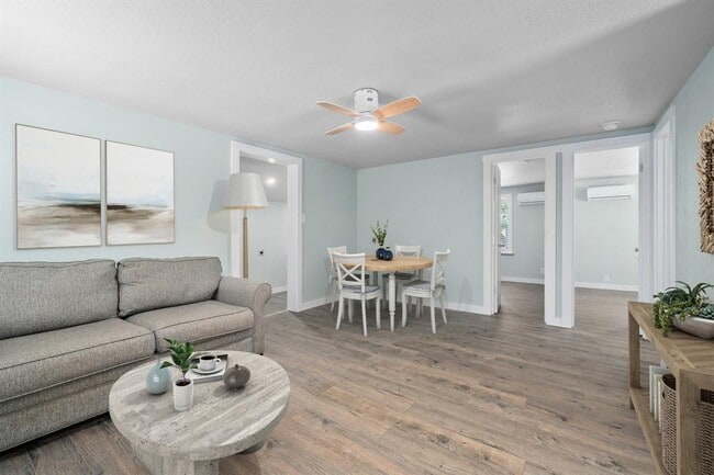 Photo - 248 Post Oak Ln