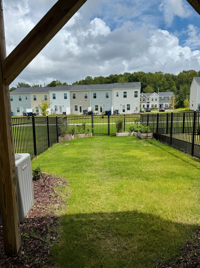 Room in Townhome on Chert Ln