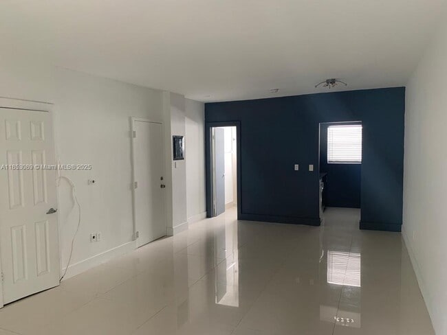Building Photo - 1604 Drexel Ave Unit 208 Rental