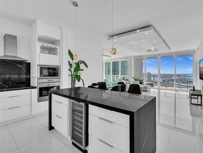 Photo - 2020 N Bayshore Dr