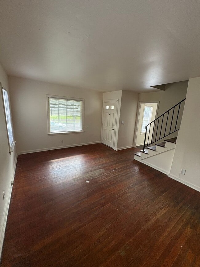 4 Bedroom in North Linden - 4 Bedroom in North Linden House
