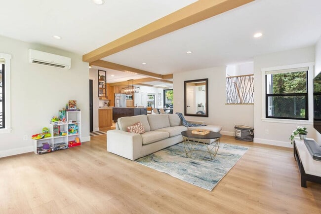 Photo - 9047 51st Ave NE Unidad ID1231220P