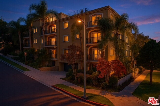 Building Photo - 3401 S Bentley Ave Unit 306 Rental