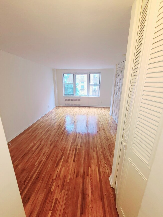 Photo - 110-48 72nd Ave