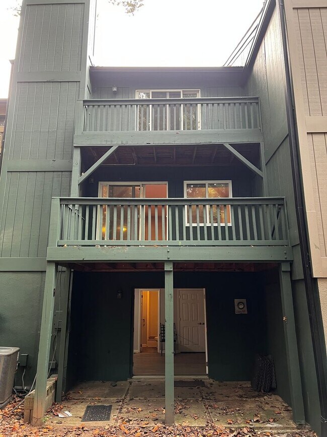 Photo - 3 Bedroom Townhome in Athens, down Riverbe...