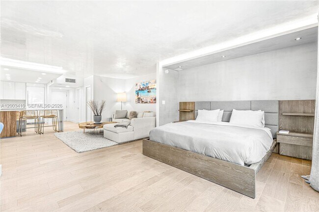 Photo - 2301 Collins Ave Unit 335