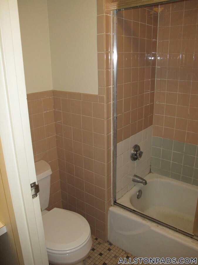 Photo - 1110 Commonwealth Ave Unidad 205