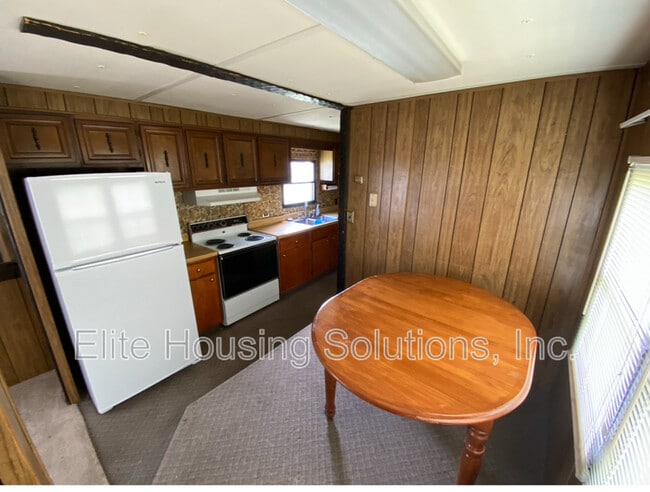 Photo - 1380 Old Stage Rd