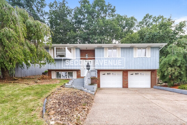 Building Photo - 229 Columbia Dr Rental