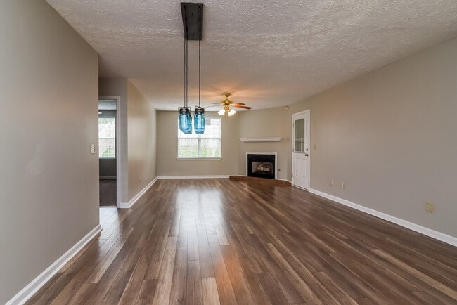 Photo - 101 Edgehill Ln