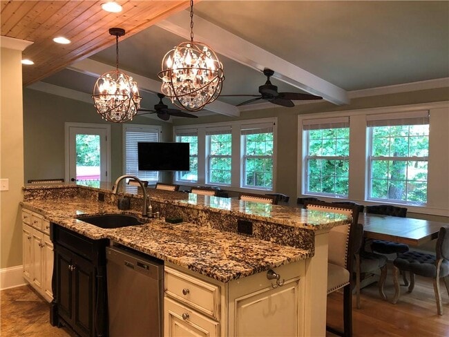 Photo - 740 Brookline Dr SE
