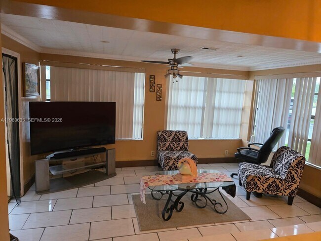 Photo - 620 NW 199th St