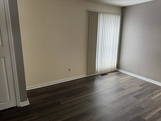 Photo - 27 Dickinson St Unit N