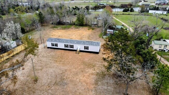 Photo - 401 Coogan Williams Rd