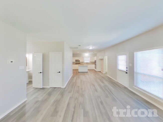 Photo - 8401 Manchester Dr