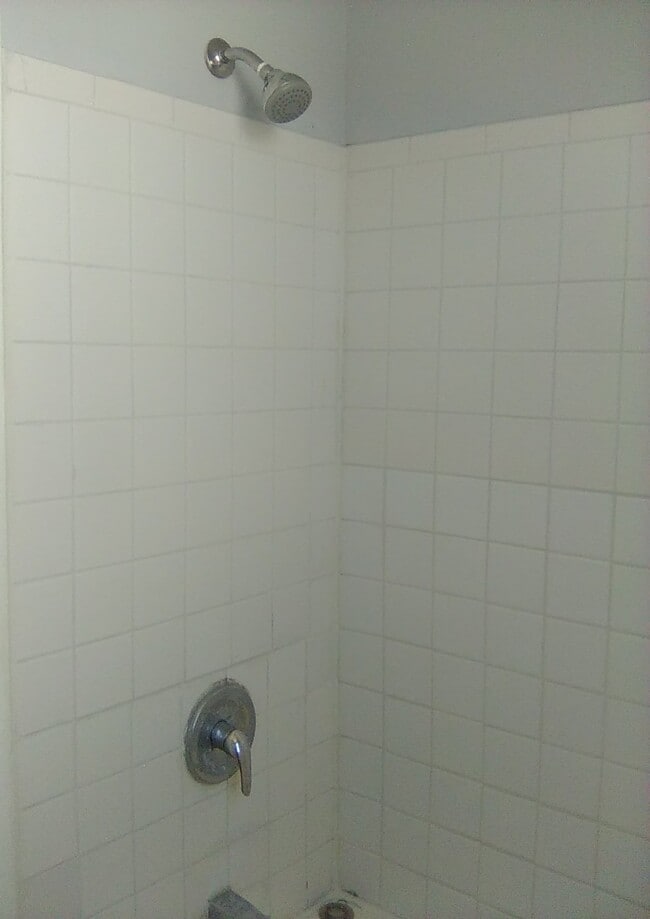 Photo - 594 Roosevelt Ave Unit second floor apt 2b