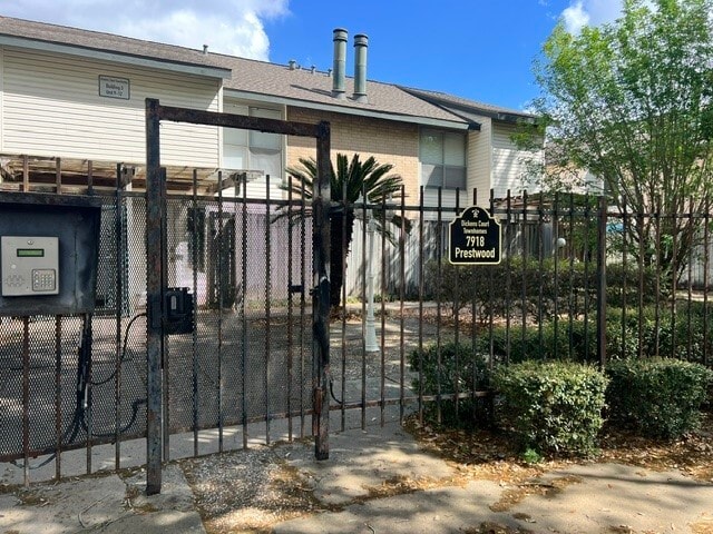 Building Photo - 7918 Prestwood Dr Unit 12