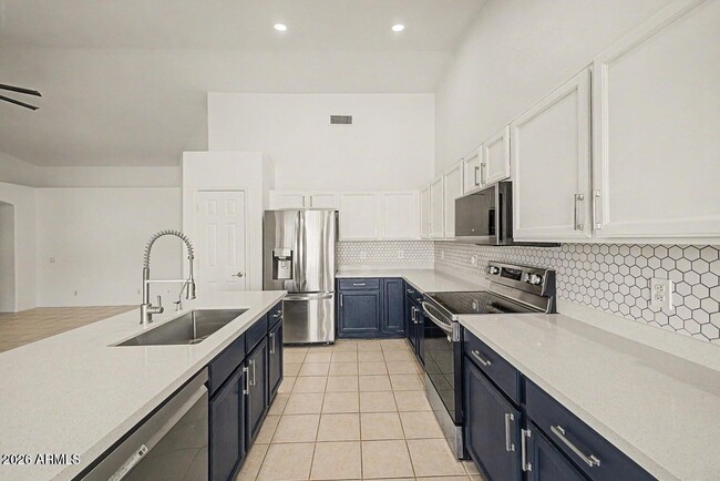 Photo - 1320 E Cottonwood Ln