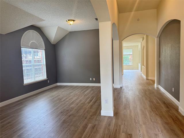 Photo - 9814 Honeysuckle Dr