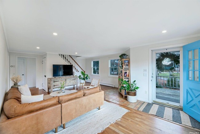 Photo - 480 N Bayview Rd