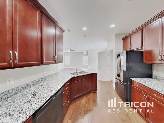 Photo - 1372 Wentworth Dr