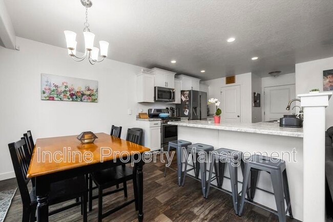 Photo - 318 Wren Hill Ln
