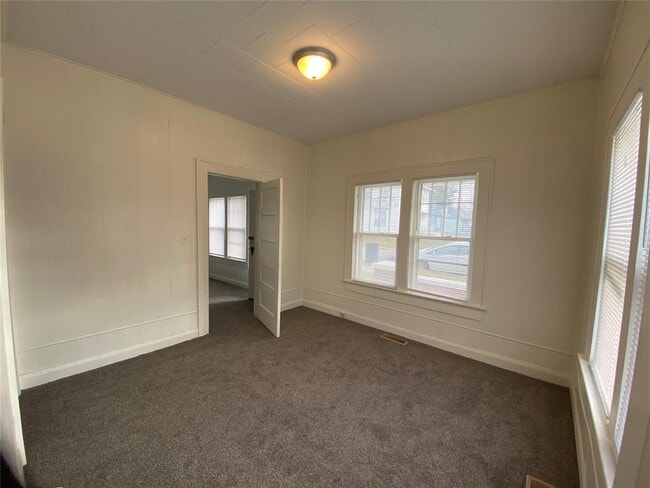 Photo - 132 N Draper Ave