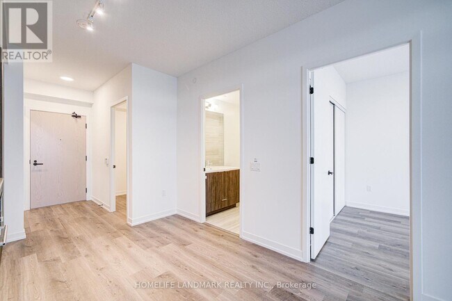 Photo - 8 Interchange Wy Unit 1510