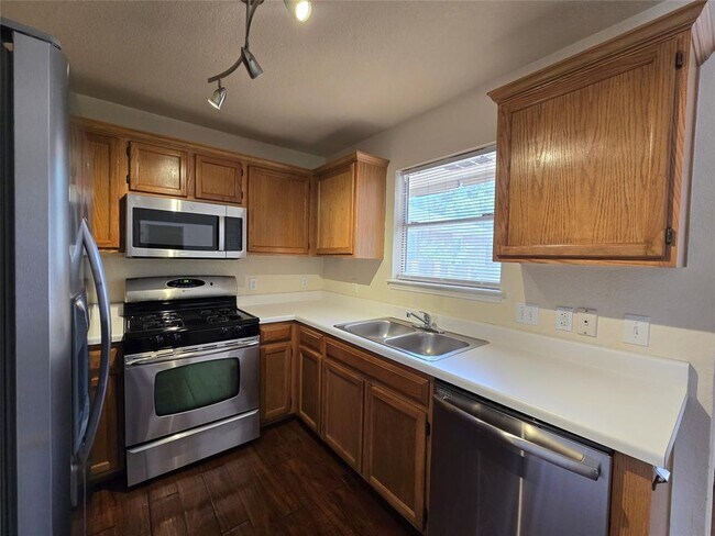 Photo - 505 Shant St