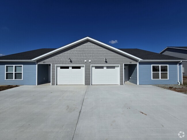 Villa Duplex Front - Icon Townhomes