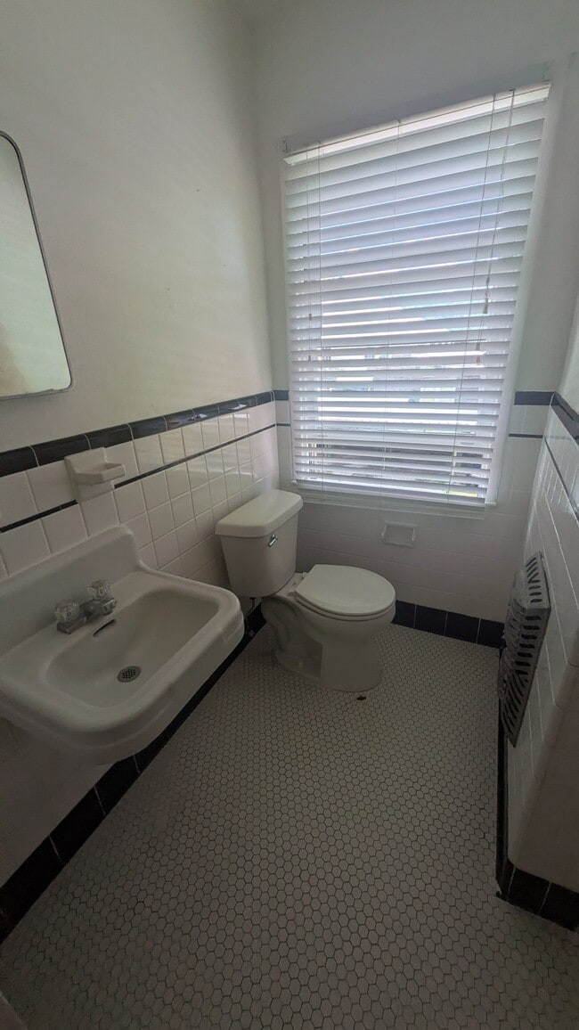 Photo - 2225 Wisteria St Unit D