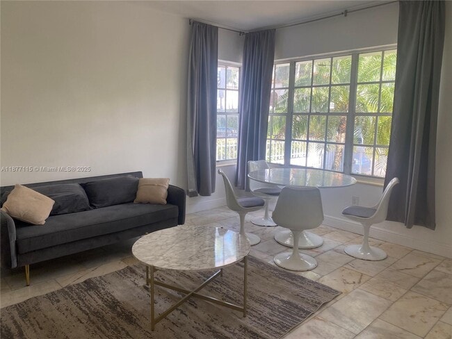 Building Photo - 1526 Pennsylvania Ave Unit 2 Rental