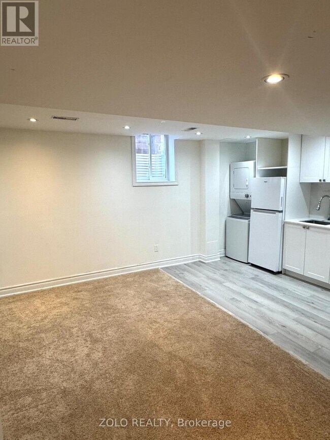 Photo - 9 Lebovic Dr