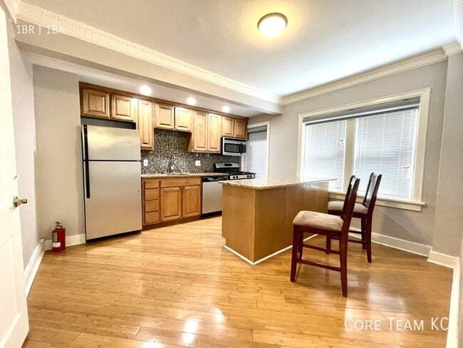 Building Photo - 4804 Jefferson St Unit 104