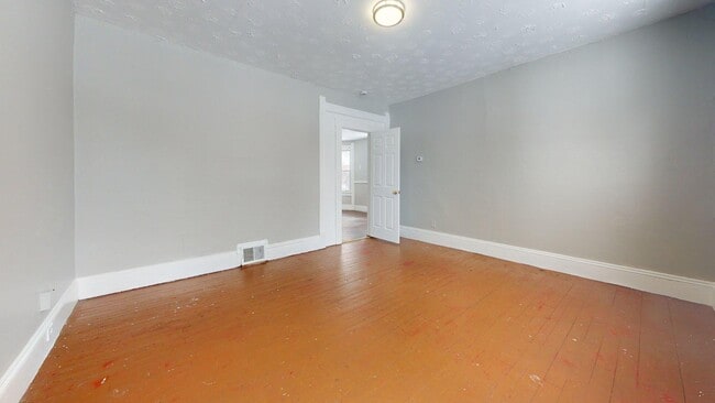 Photo - 3165 W 31st St