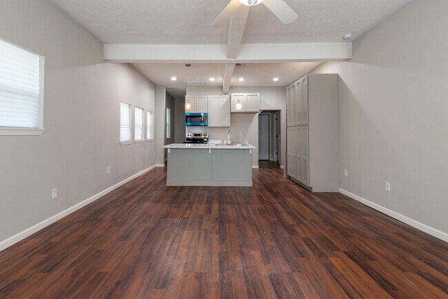 Photo - 652 S Campbell Ave