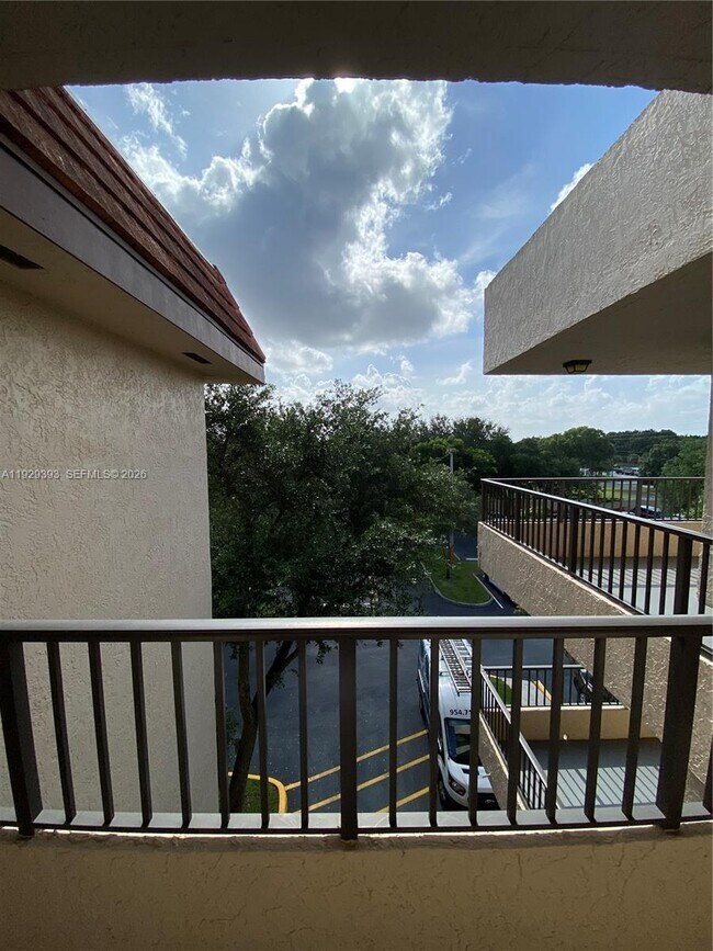 Photo - 10451 W Broward Blvd Unit 405