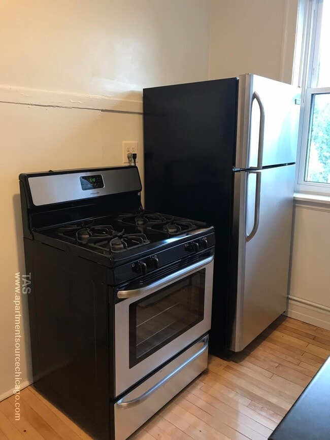 Building Photo - 4218 N Clark St Unit 3 Rental