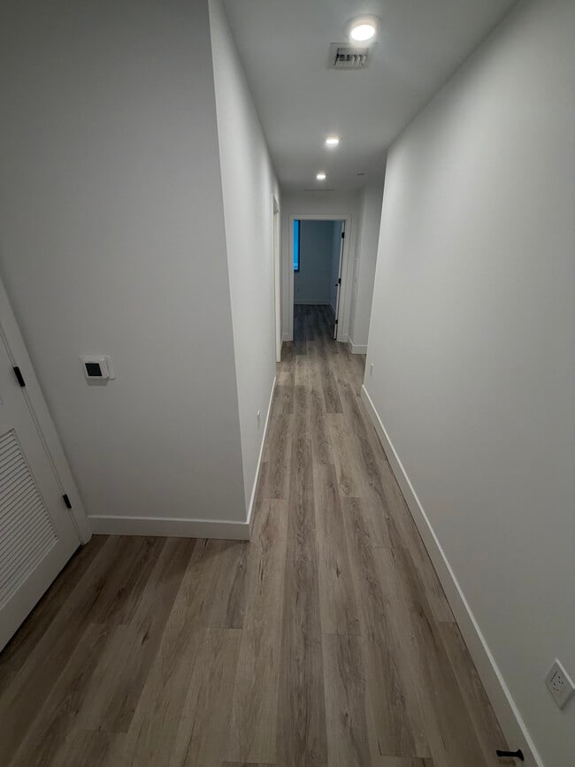 Photo - 41 NW 31st St Unit B1