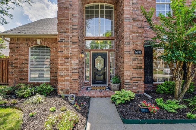 Photo - Located in a highly desirable neighborhood.