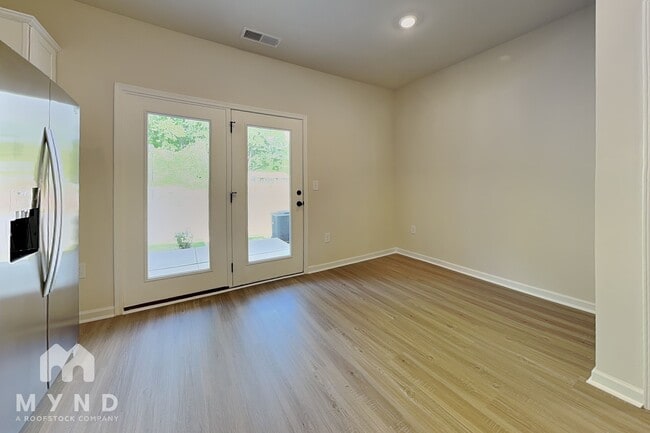 Photo - 1290 Principal Featherstone Ave