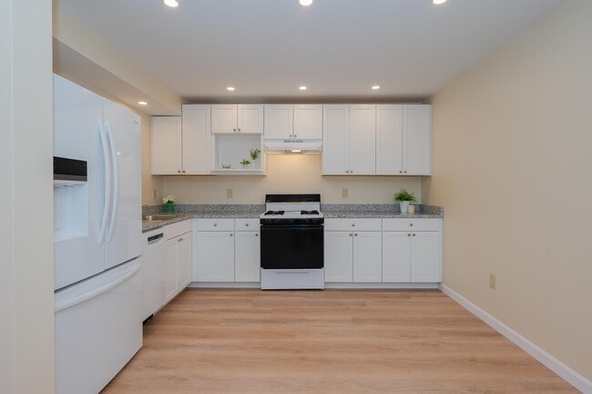 Photo - 41 Bigelow Rd Unit A