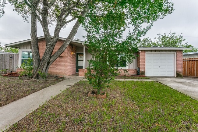 Photo - RENOVATED 2-BEDROOM HOME IN EAST TERRELL HILLS