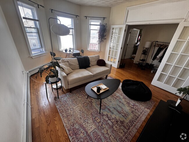 Building Photo - 40 Litchfield St Unit 3 Rental