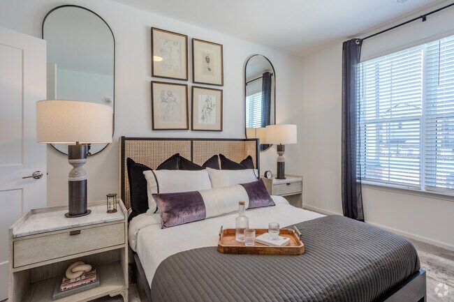 1 habitación, 1 baño, 848 pies cuadrados, ropa de cama, dormitorio