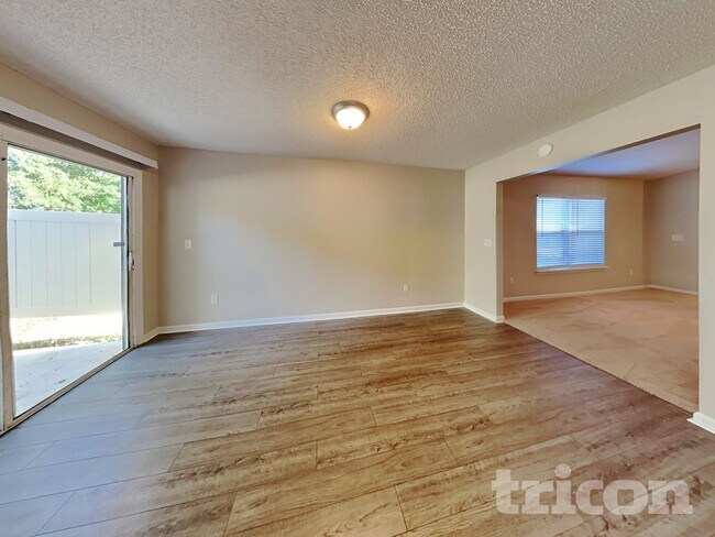 Photo - 4220 Lindy Trail